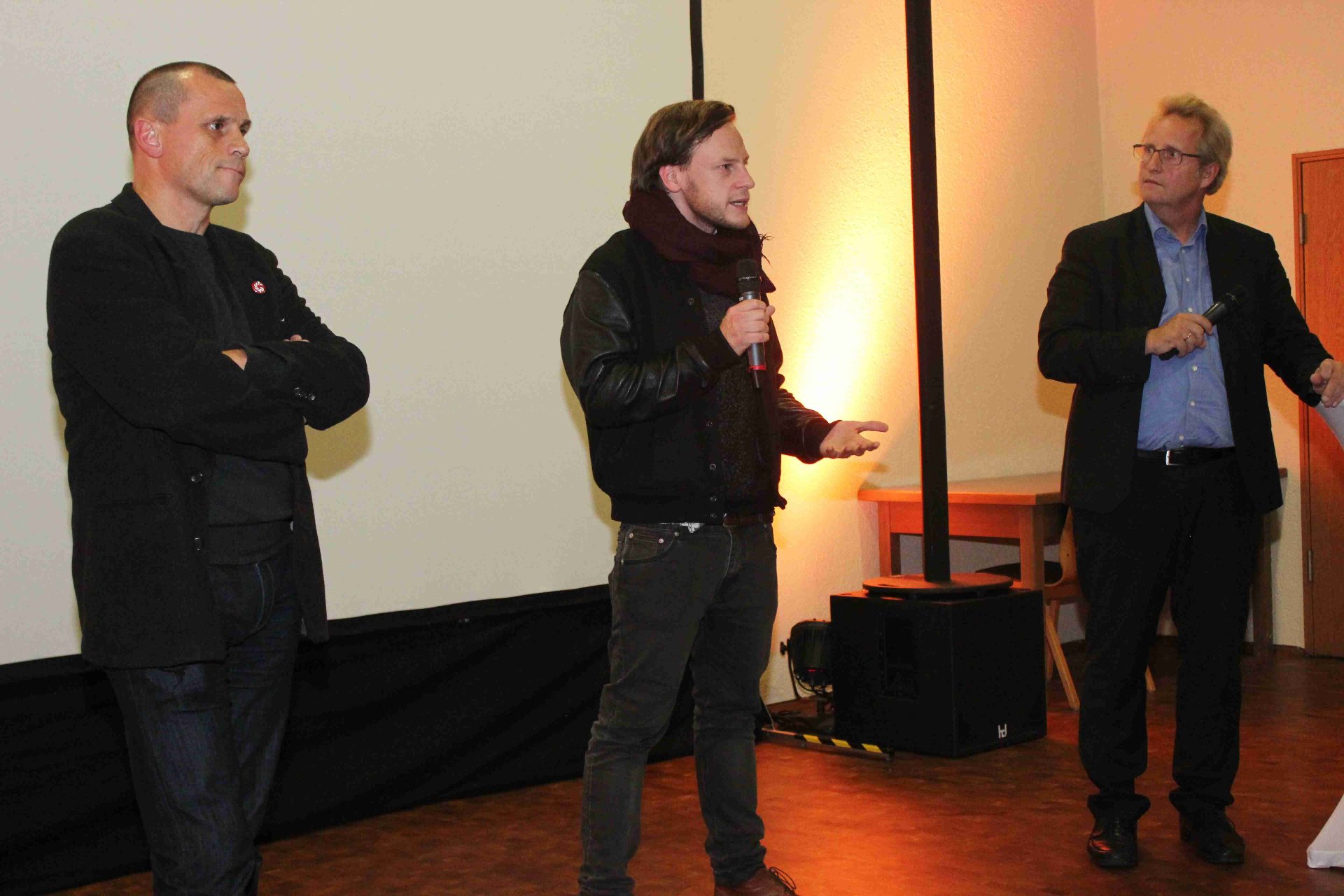 Festivalleiter Dr. Michael Doh, Regisseur Matthias Koßmehl und Moderator N.N.