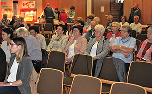 Zuschauer in Kronau; Foto: Frieder Scholtes