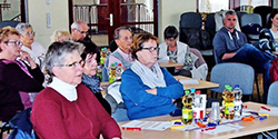 Rund 35 Besucher kamen in die Aula der Grundschule Nennhausen zur Filmvorführung. Quelle: Norbert Stein 