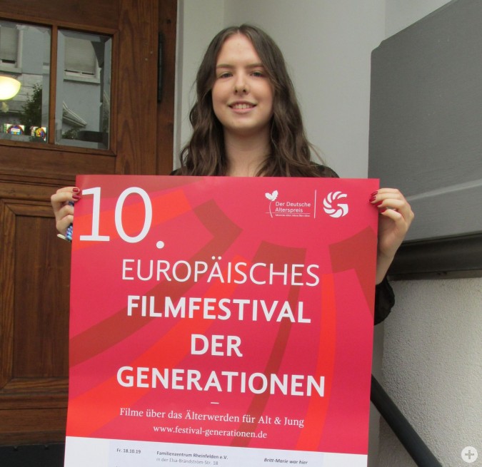Die neue Bundesfreiwillige des Bürgertreffpunktes Gambrinus, Isabelle Heiler, ist von der Idee des Filmvestivals der Generationen begeistert und freut sich auf die Filmabende in Rheinfelden. 